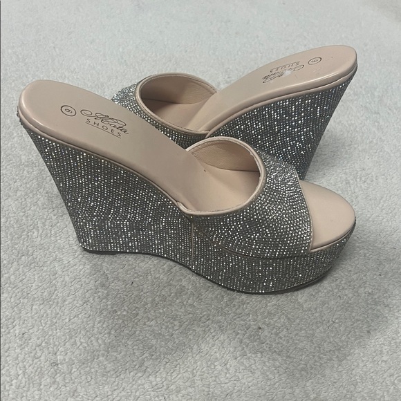 Abata Silver Glitter Platform Wedge Heels - Picture 3 of 7
